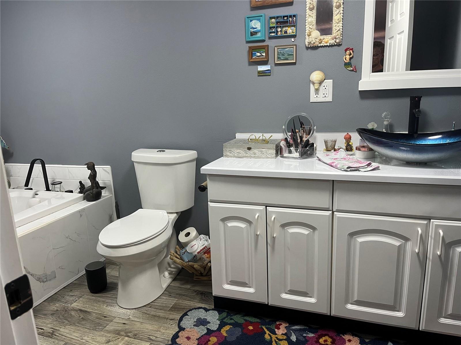 Image 14 of 47 For 130 Anchorage Drive