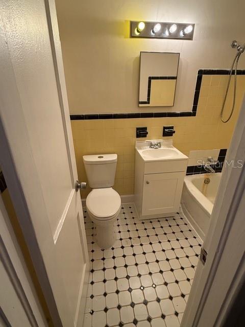 Image 17 of 28 For 737-735 Florence Street