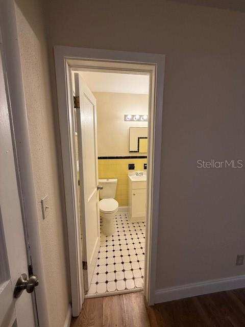 Image 24 of 29 For 735 Florence Street