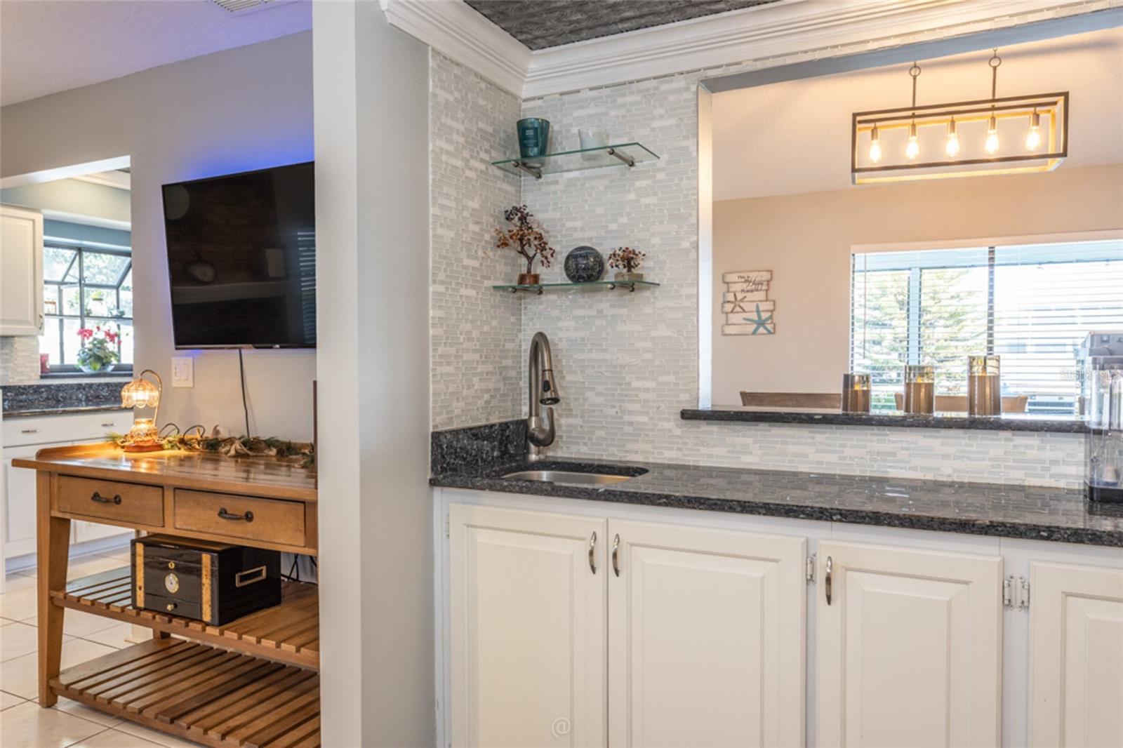 Image 11 of 51 For 13 Clinton Court S