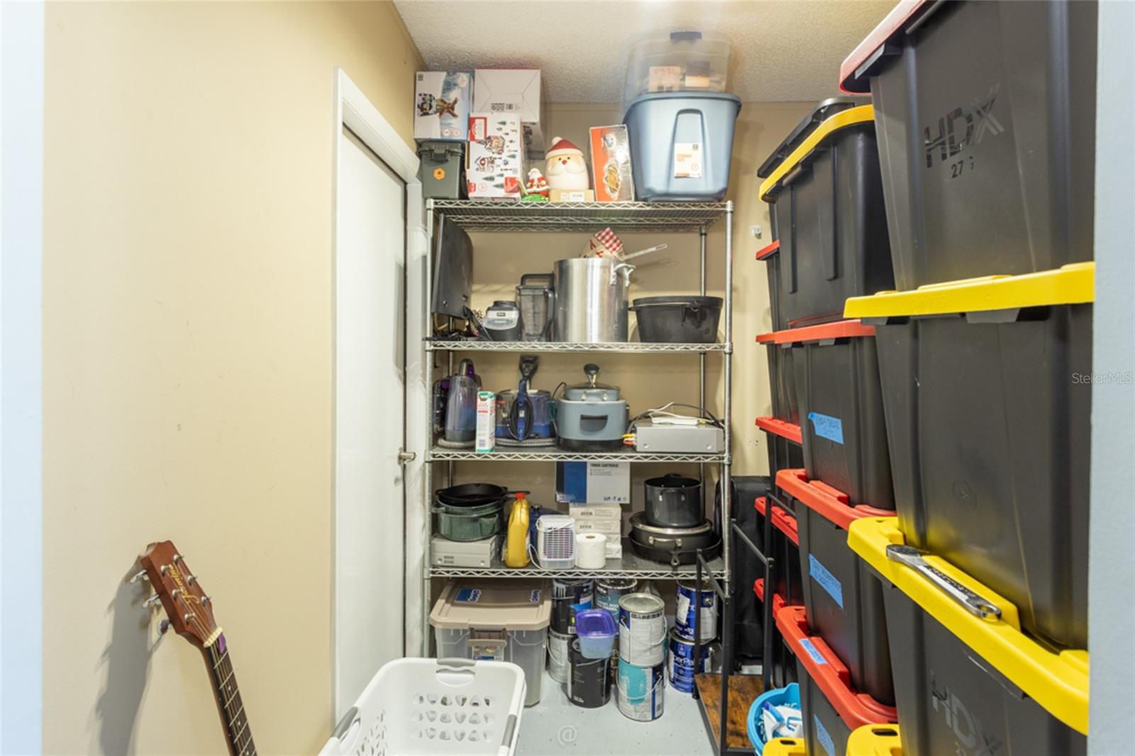 Image 34 of 51 For 13 Clinton Court S