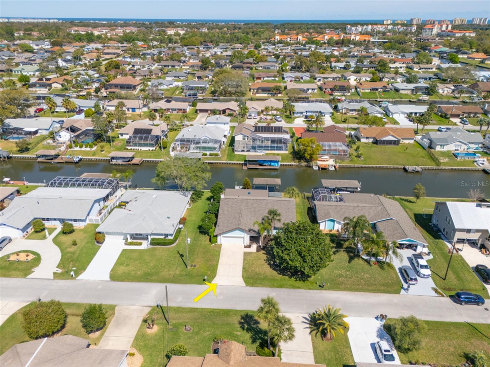 Image 35 of 51 For 13 Clinton Court S