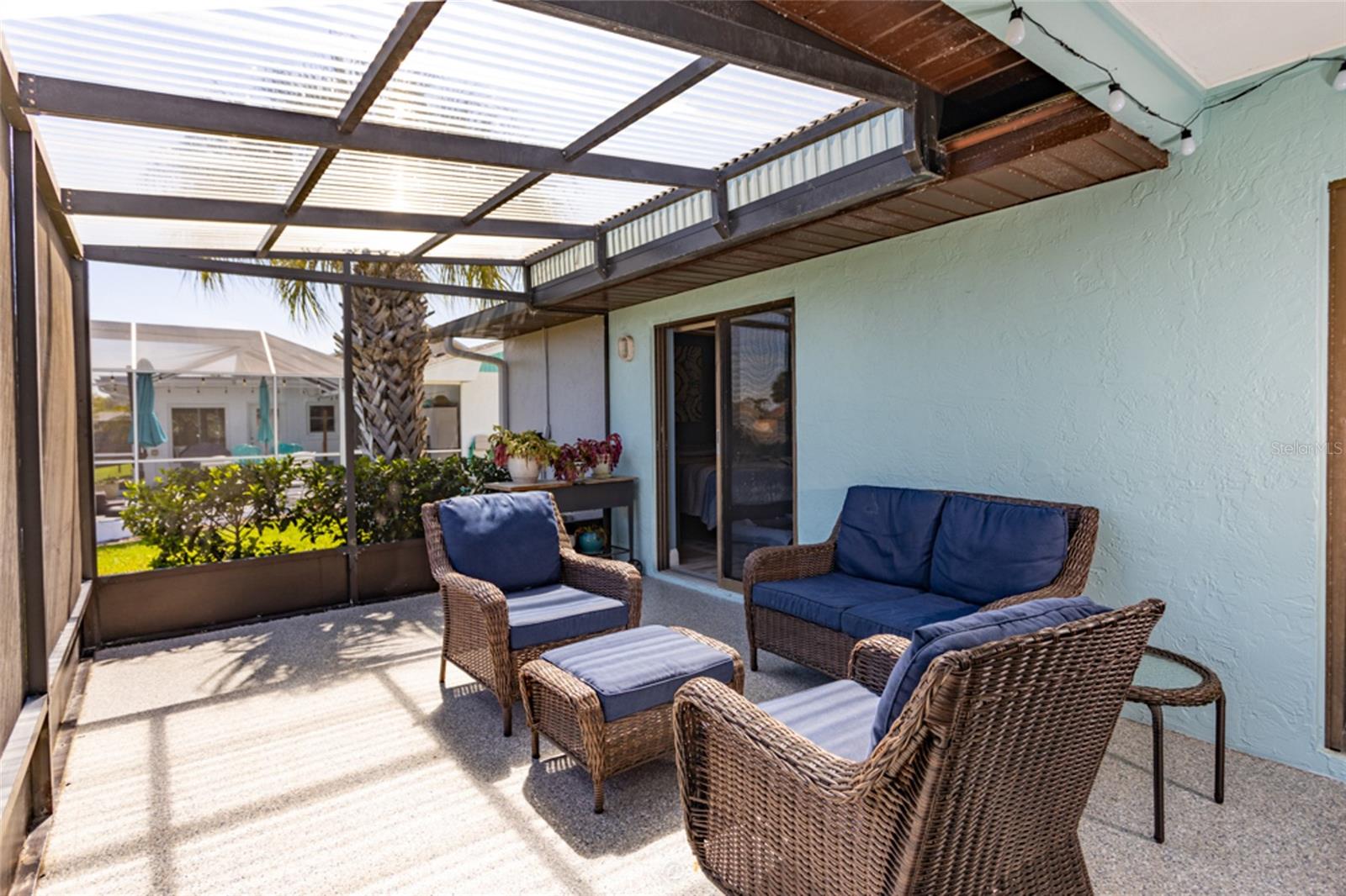 Image 37 of 51 For 13 Clinton Court S