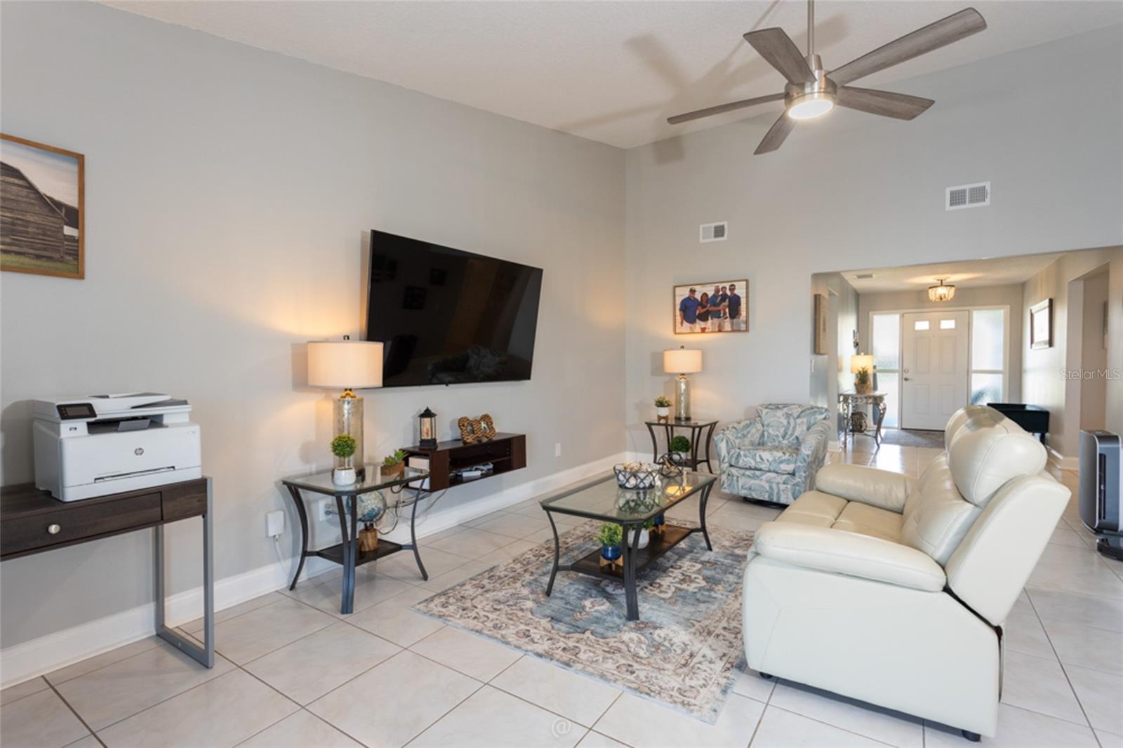 Image 4 of 51 For 13 Clinton Court S