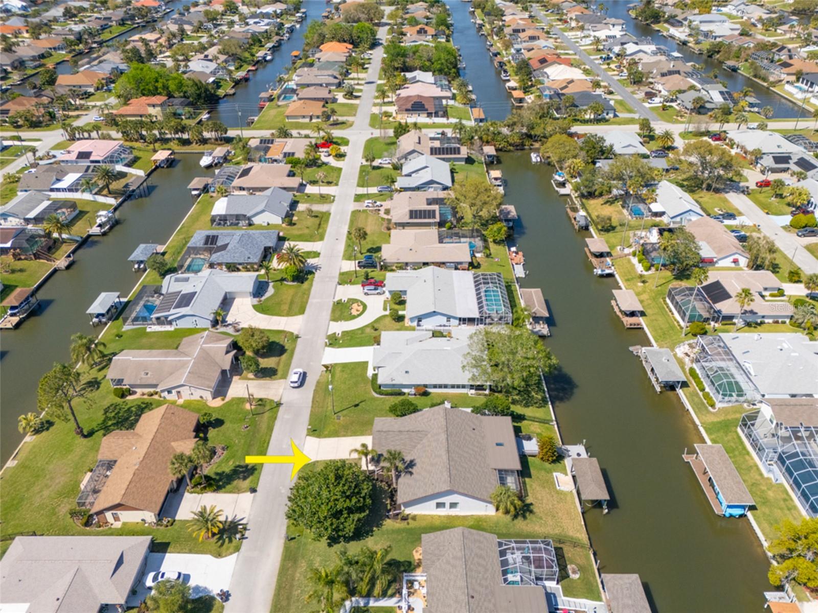 Image 48 of 51 For 13 Clinton Court S