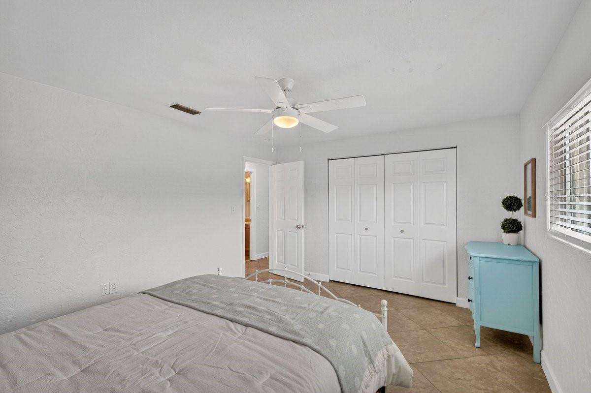 Image 11 of 22 For 102 Peninsula Drive 202