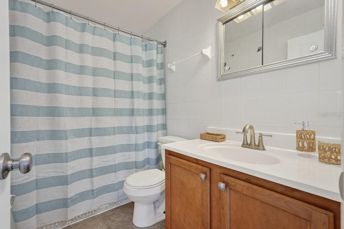 Image 12 of 22 For 102 Peninsula Drive 202