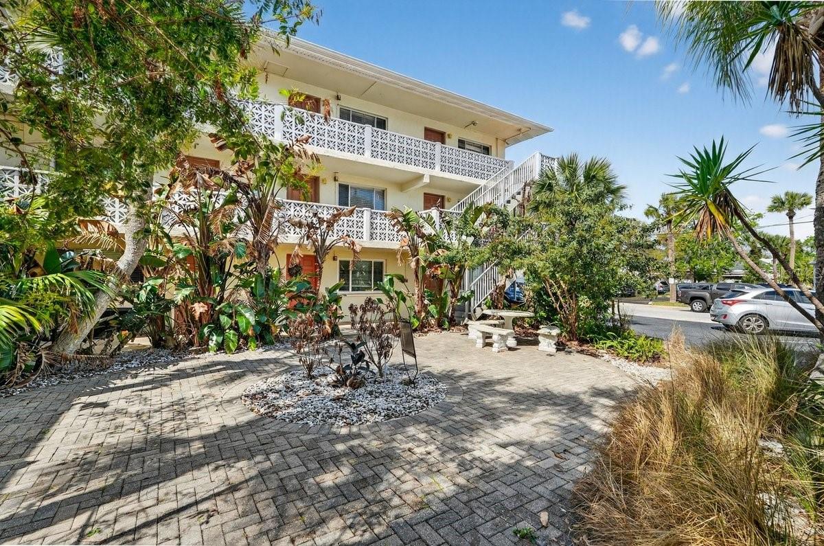 Image 21 of 22 For 102 Peninsula Drive 202