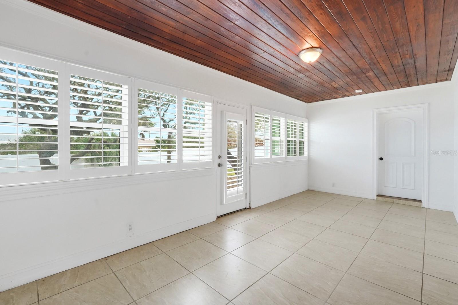 Image 17 of 37 For 2203 Peninsula Drive