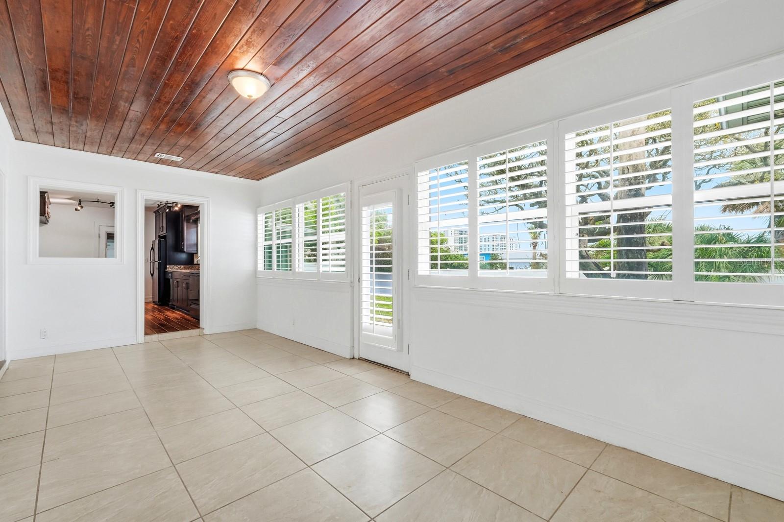 Image 18 of 37 For 2203 Peninsula Drive