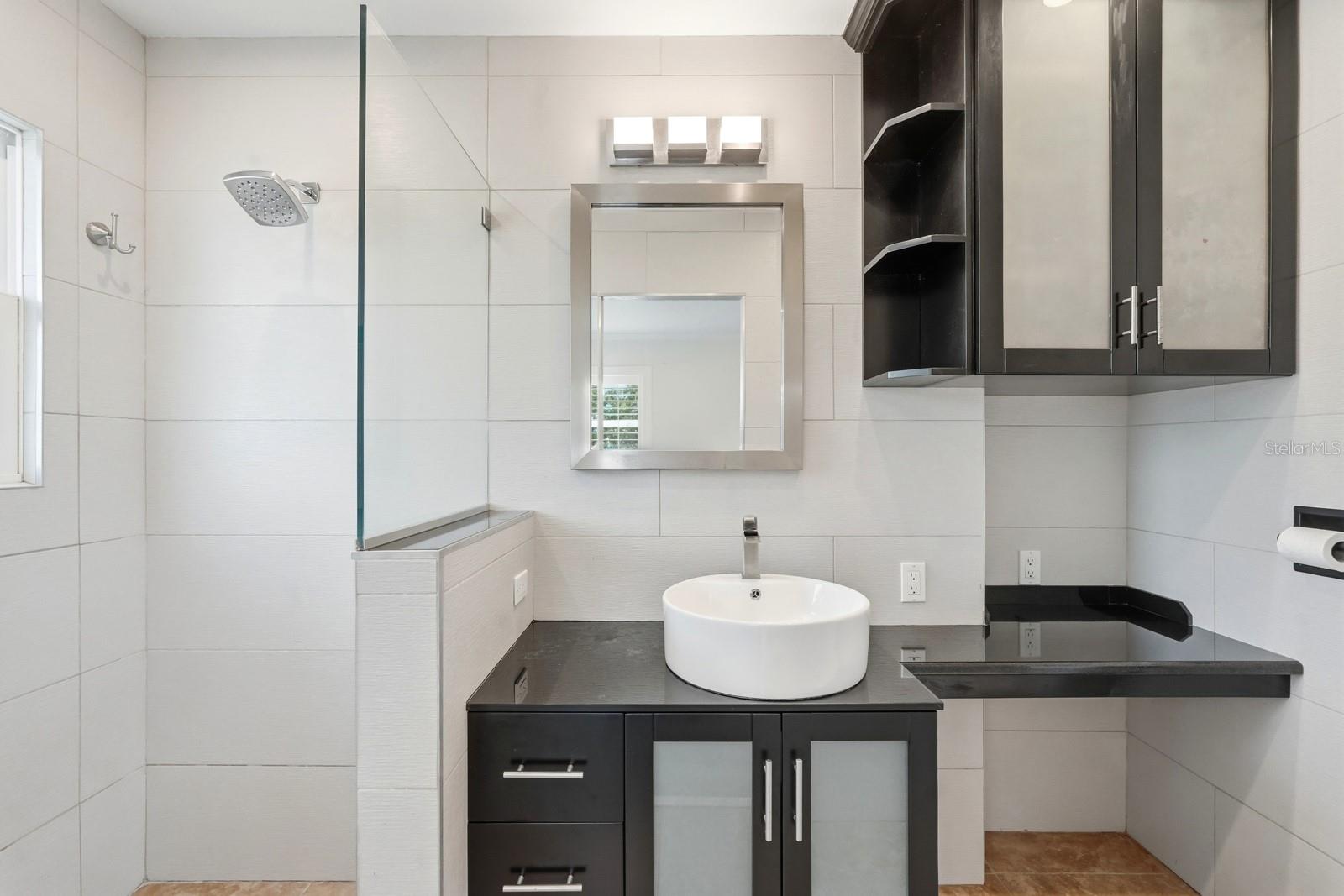 Image 22 of 37 For 2203 Peninsula Drive