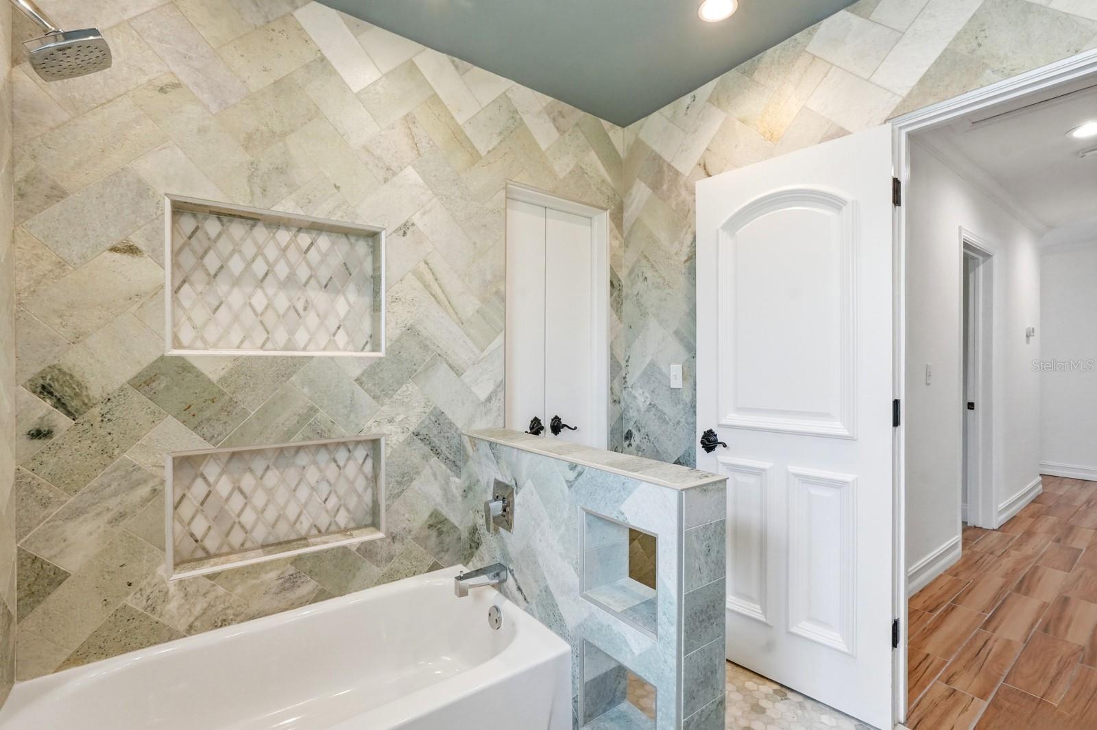 Image 26 of 37 For 2203 Peninsula Drive