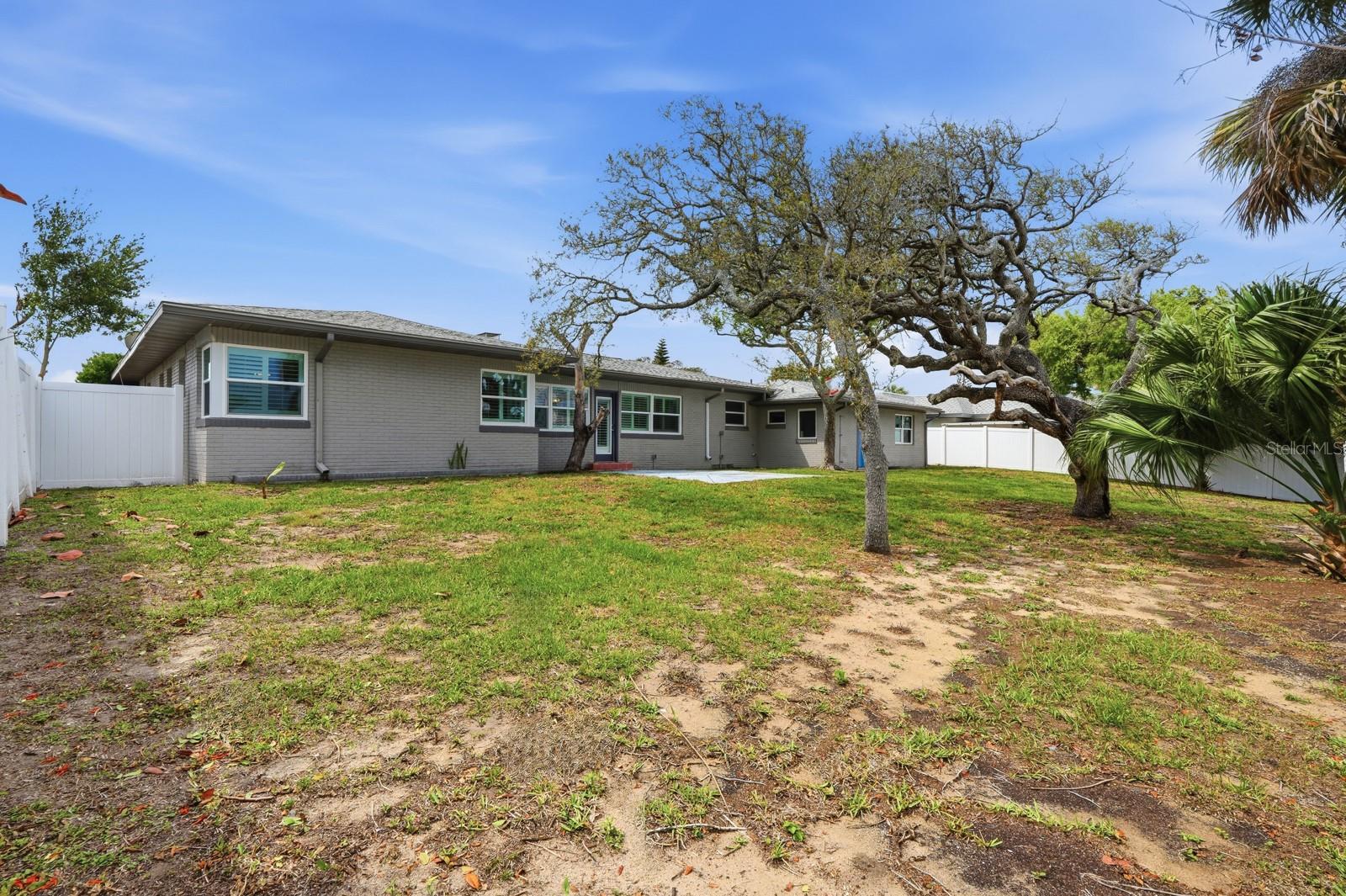 Image 33 of 37 For 2203 Peninsula Drive