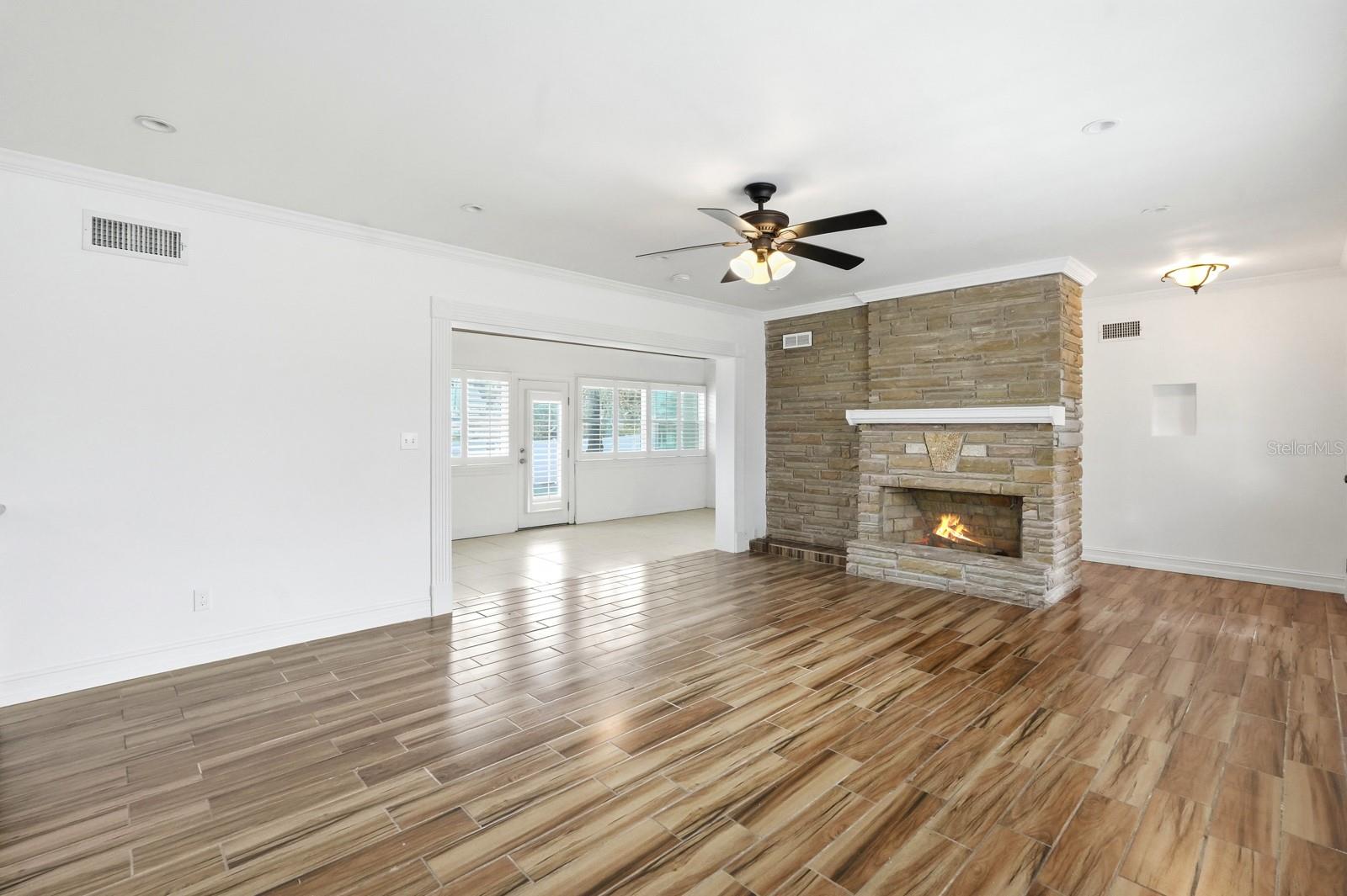 Image 5 of 37 For 2203 Peninsula Drive