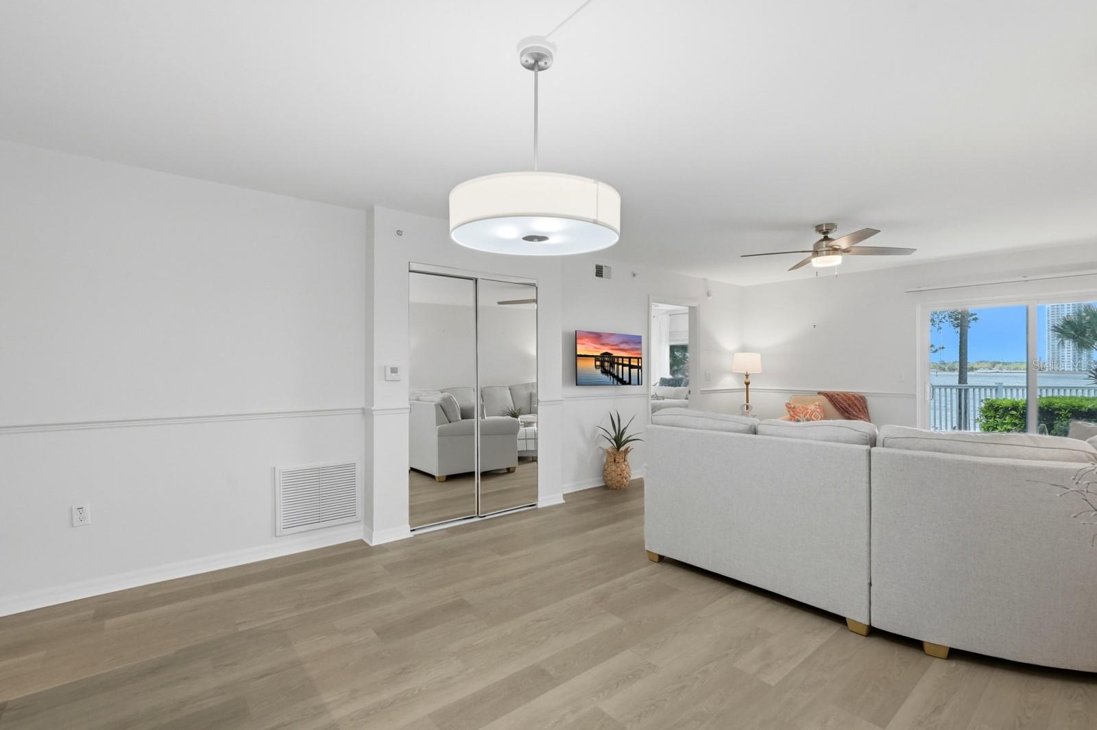 Image 11 of 36 For 711 Halifax Avenue 101