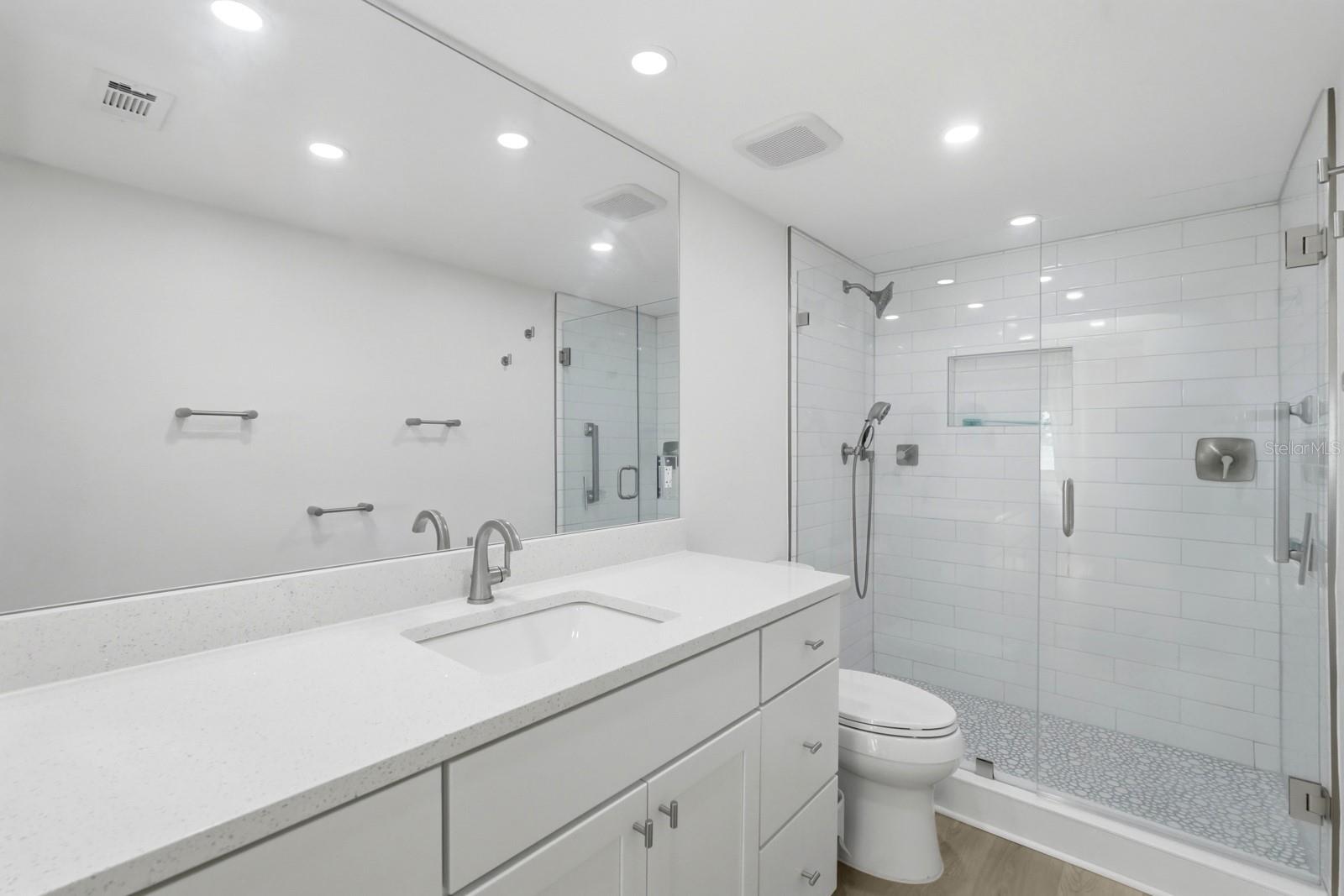 Image 22 of 36 For 711 Halifax Avenue 101