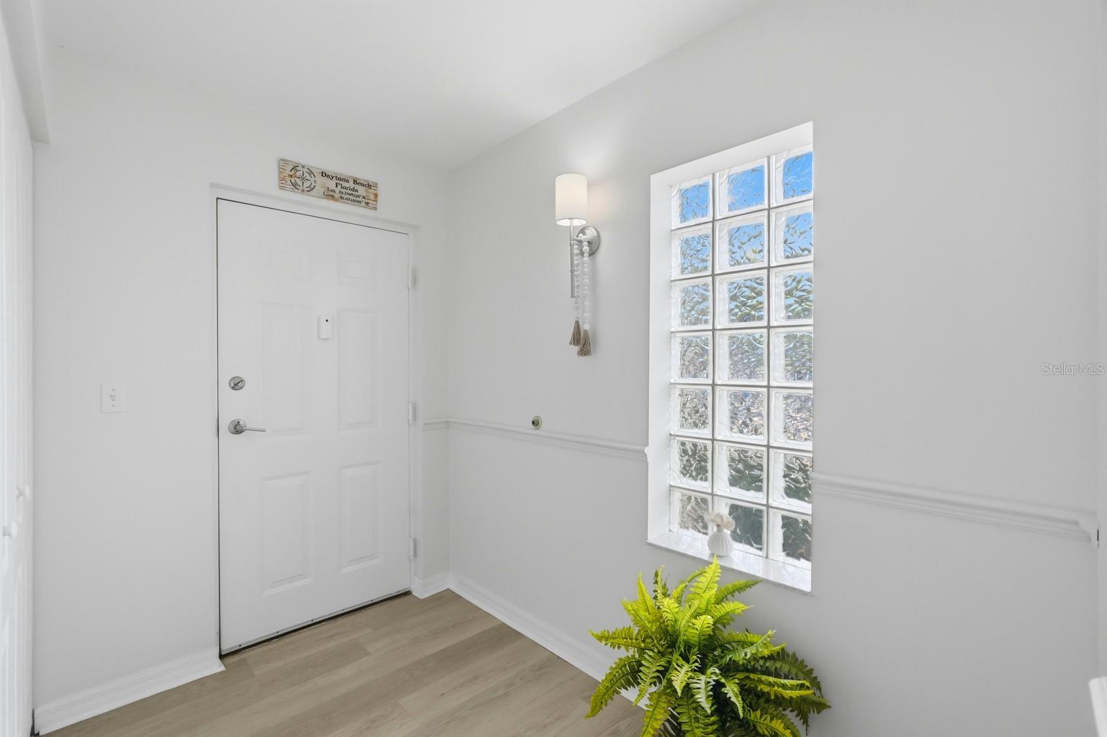 Image 4 of 36 For 711 Halifax Avenue 101