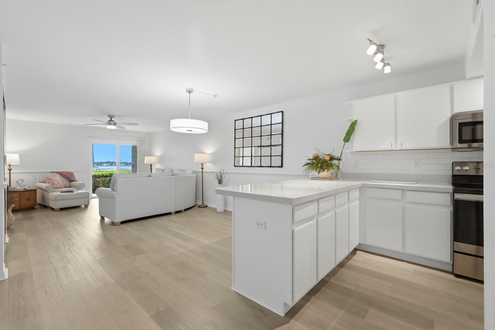 Image 6 of 36 For 711 Halifax Avenue 101