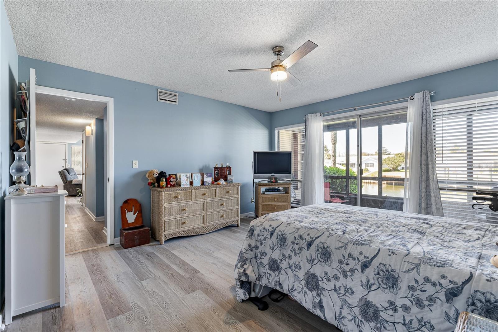 Image 16 of 44 For 42 Club House Drive 101