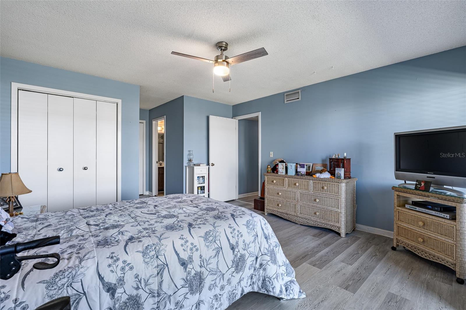 Image 17 of 44 For 42 Club House Drive 101