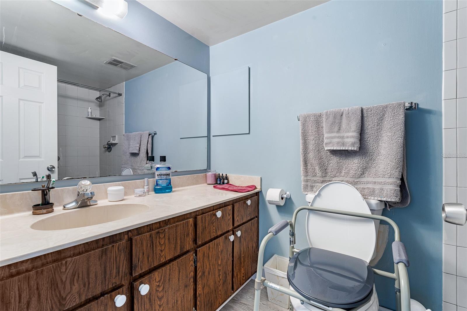 Image 23 of 44 For 42 Club House Drive 101