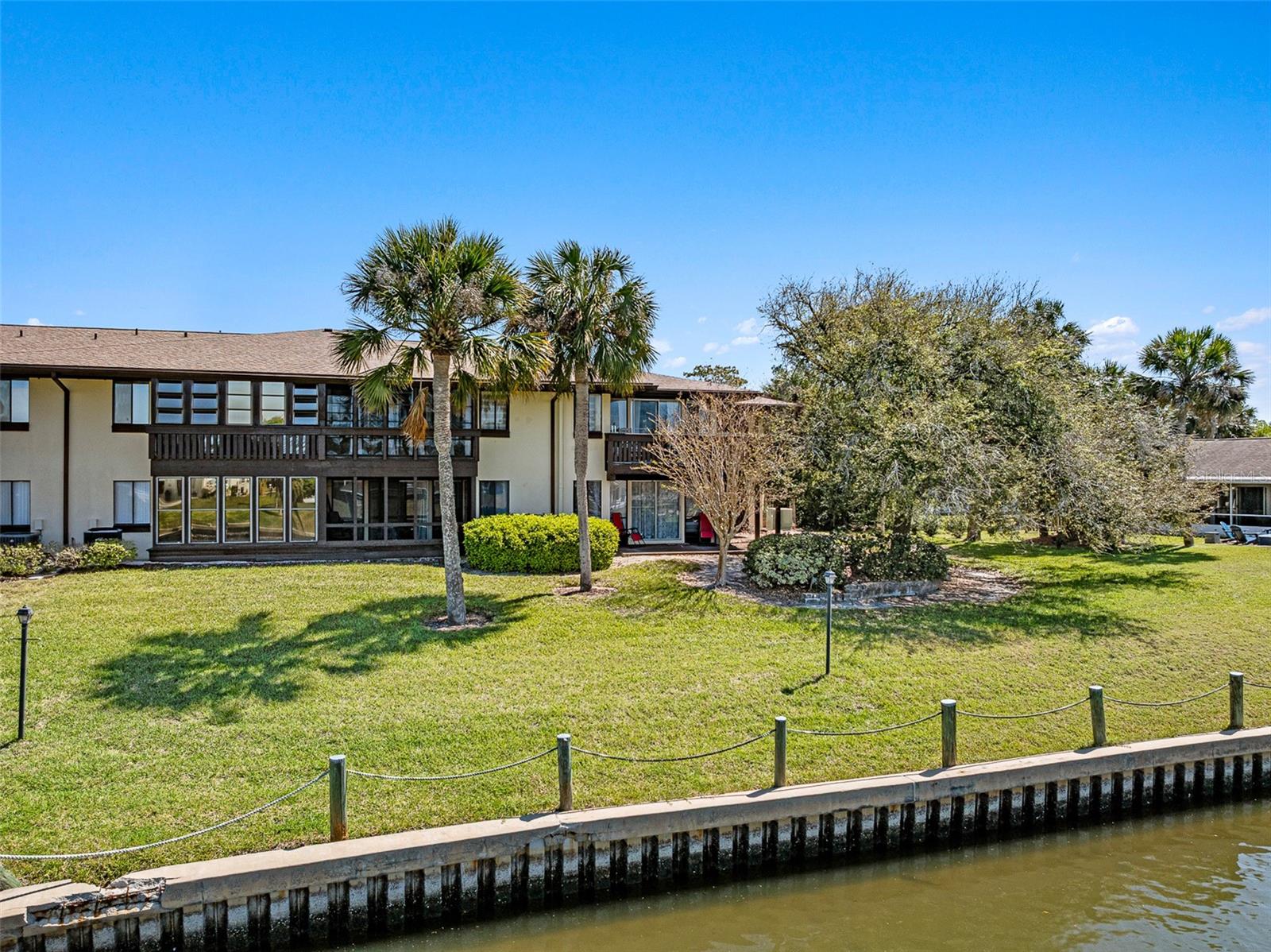 Image 31 of 44 For 42 Club House Drive 101