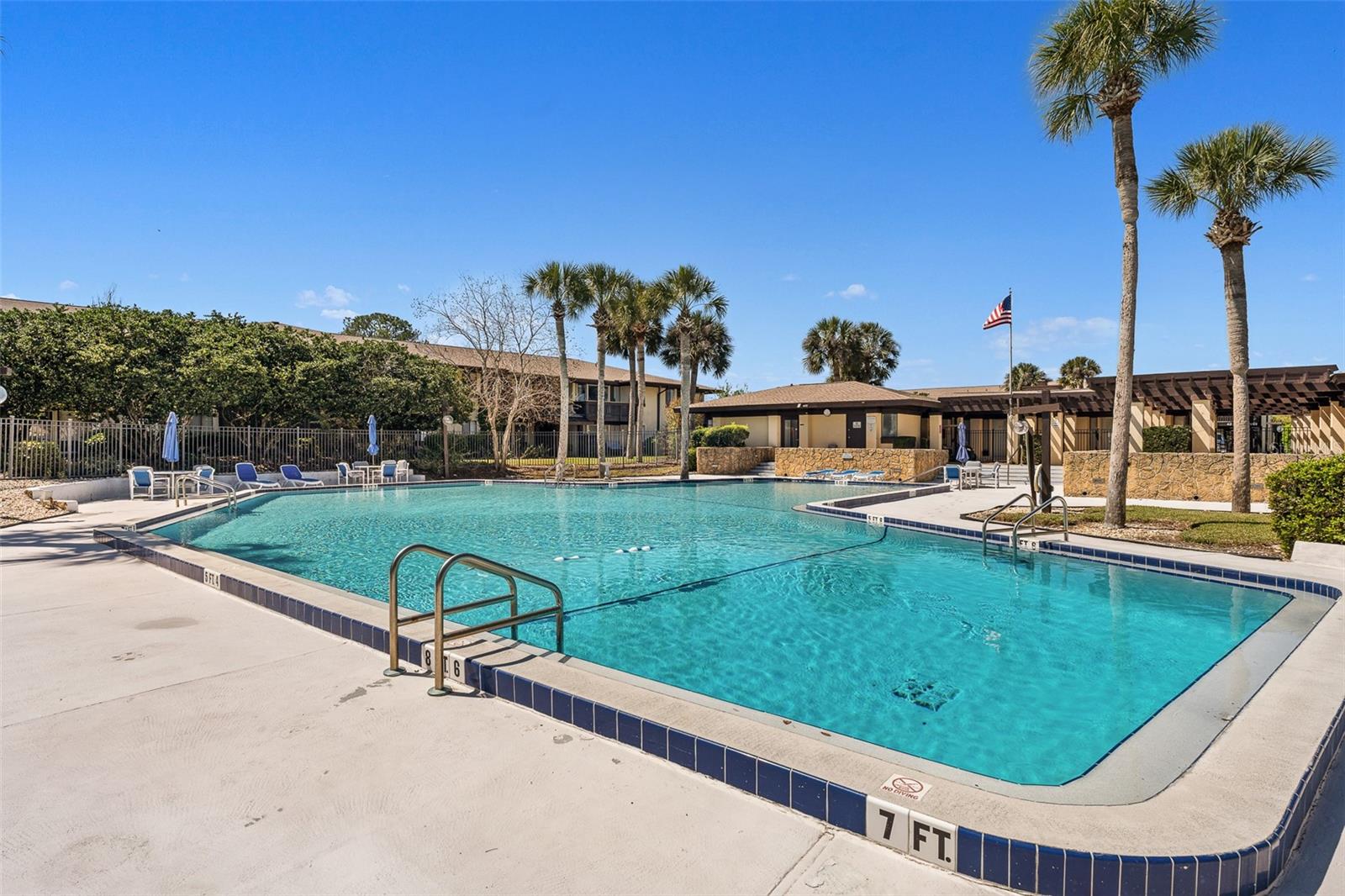 Image 34 of 44 For 42 Club House Drive 101