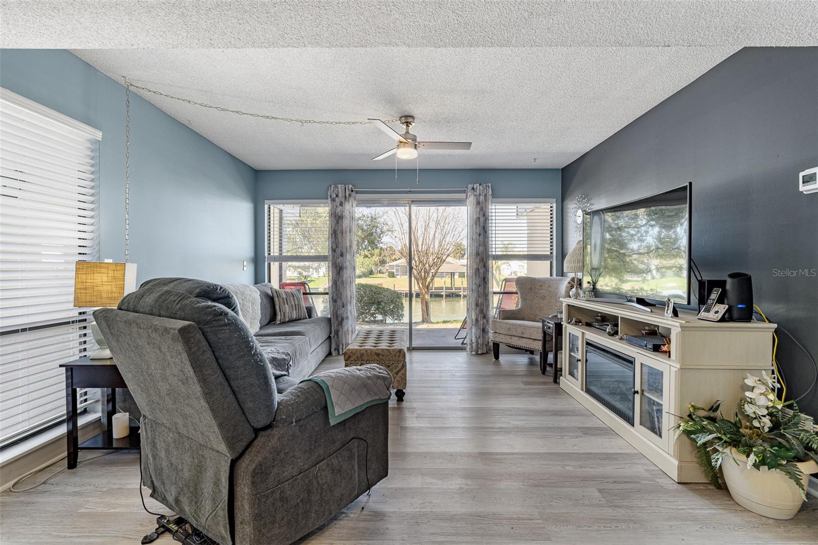 Image 7 of 44 For 42 Club House Drive 101