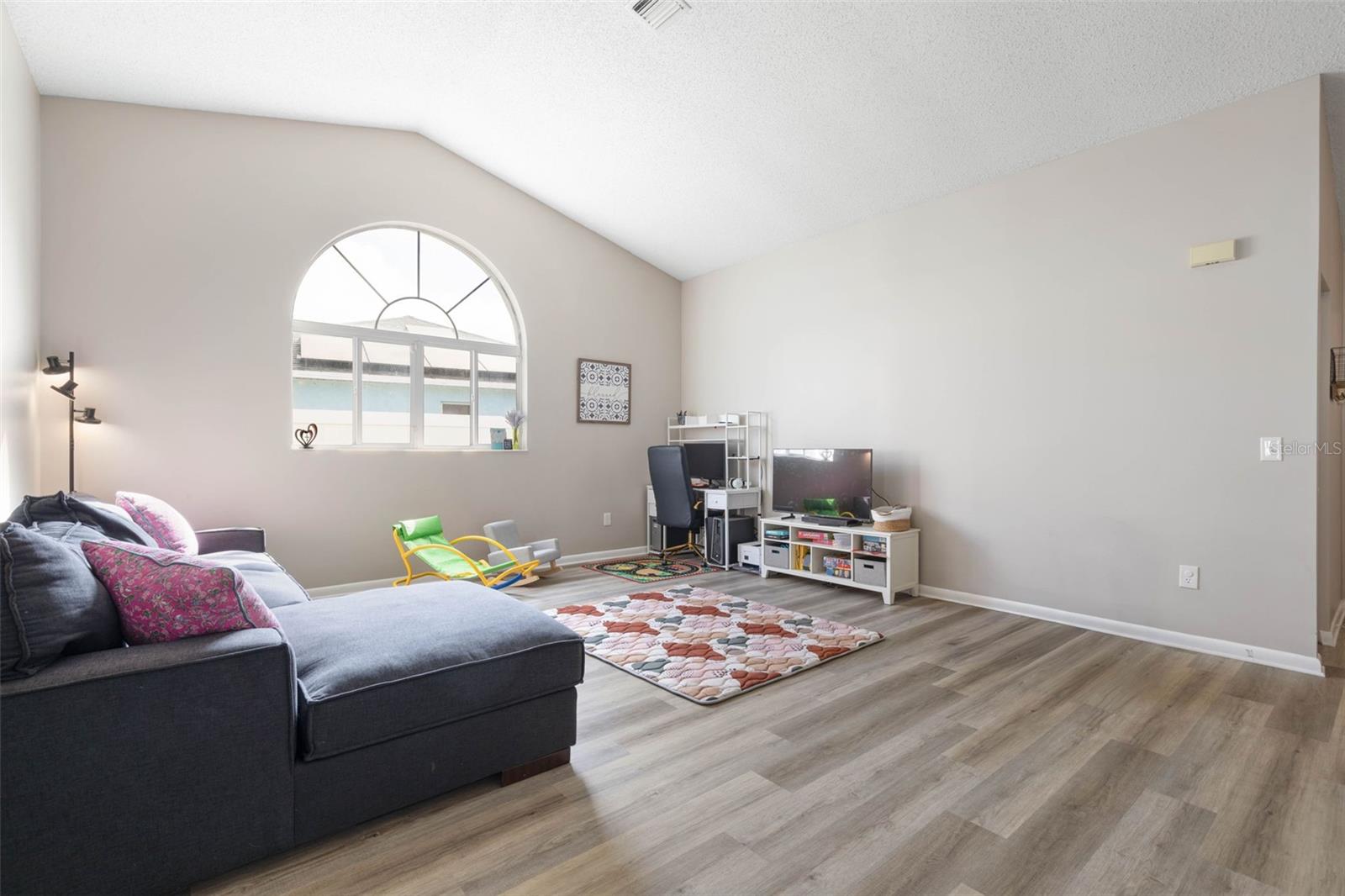 Image 7 of 54 For 3 Wilson Place