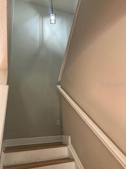 Image 14 of 30 For 7 Roxanne Place