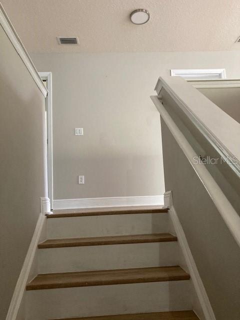 Image 15 of 30 For 7 Roxanne Place