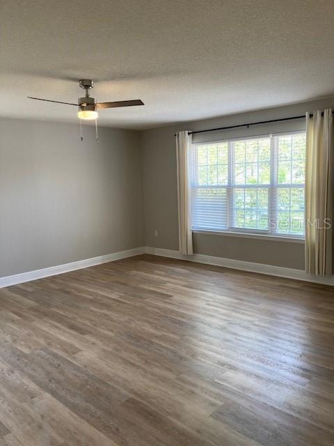 Image 16 of 30 For 7 Roxanne Place