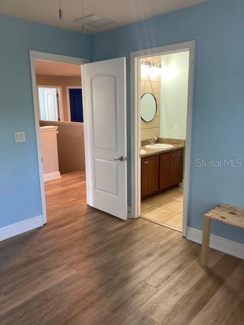 Image 20 of 30 For 7 Roxanne Place