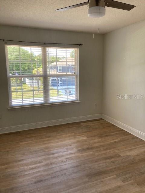 Image 27 of 30 For 7 Roxanne Place