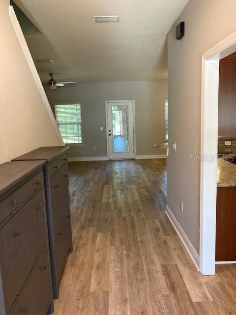 Image 3 of 30 For 7 Roxanne Place