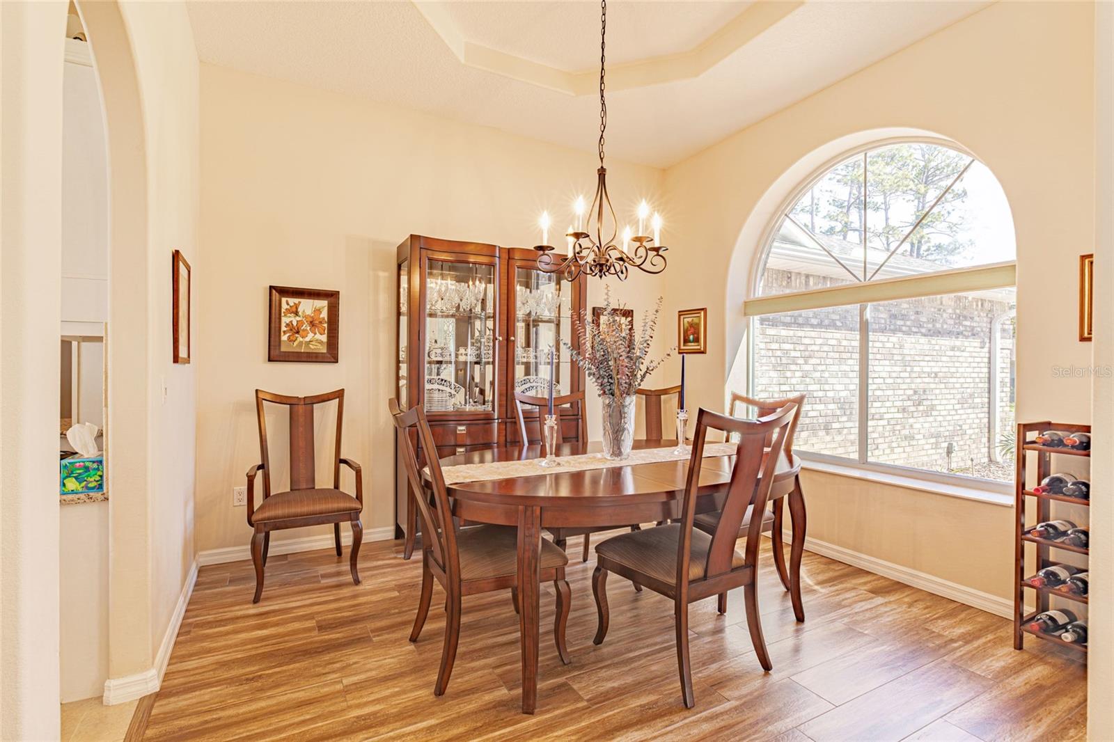 Listing photo id 8 for 44 Wellstream Lane