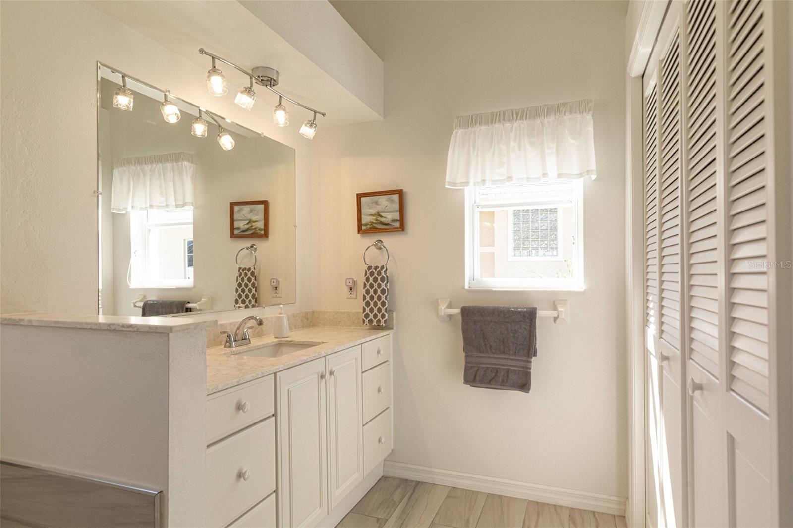 Listing photo id 15 for 44 Wellstream Lane