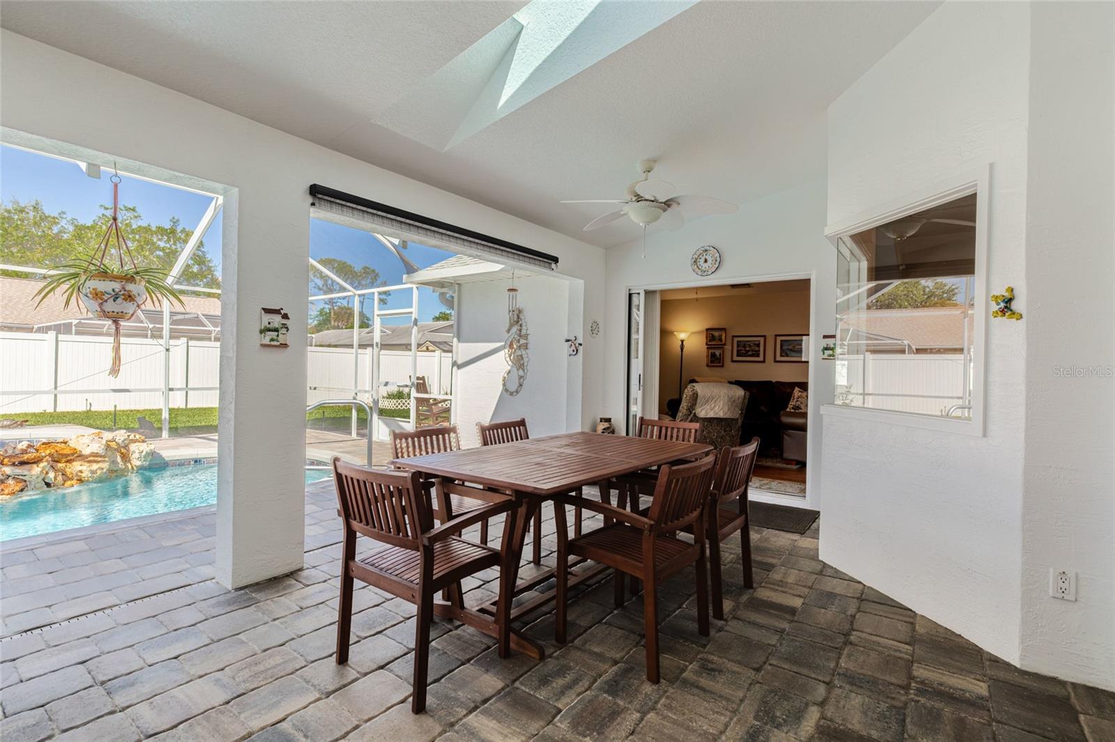 Listing photo id 17 for 44 Wellstream Lane