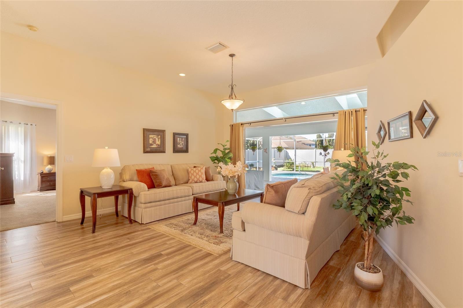 Listing photo id 1 for 44 Wellstream Lane