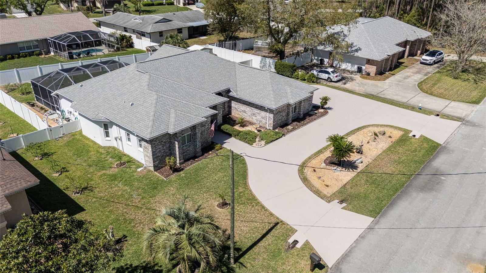 Listing photo id 39 for 44 Wellstream Lane