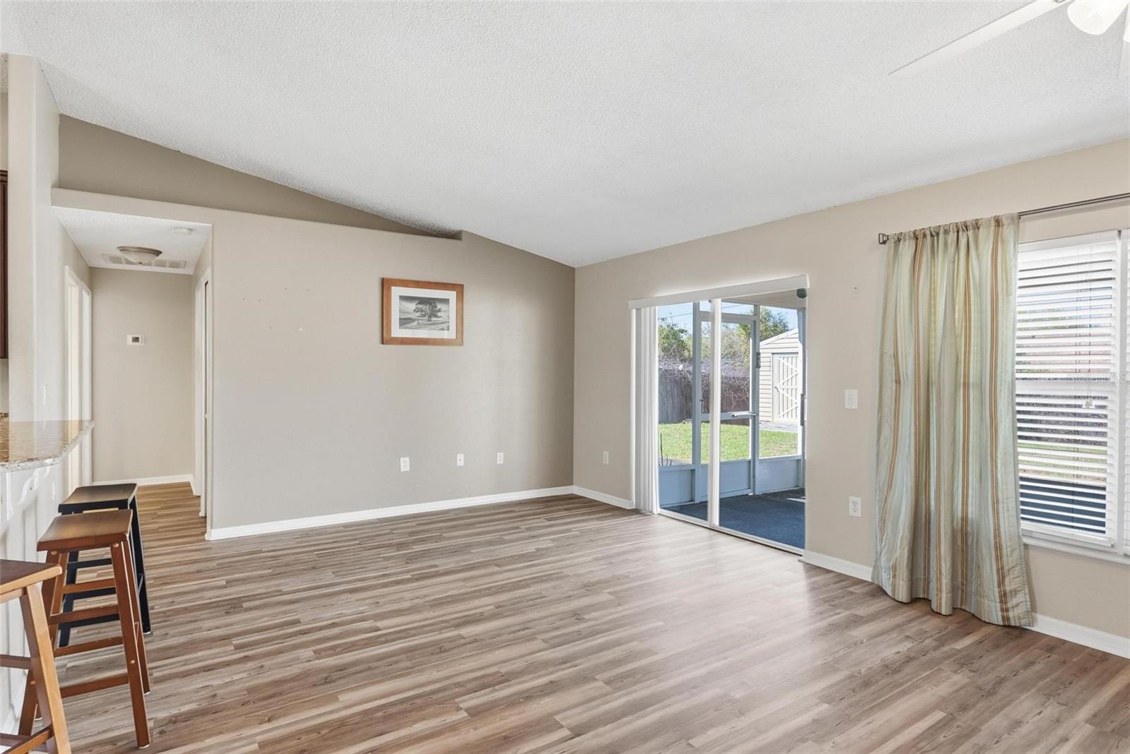 Image 15 of 31 For 656 Gainsboro Street