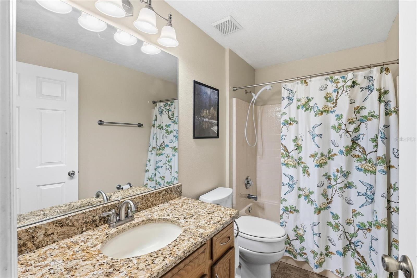 Image 19 of 31 For 656 Gainsboro Street