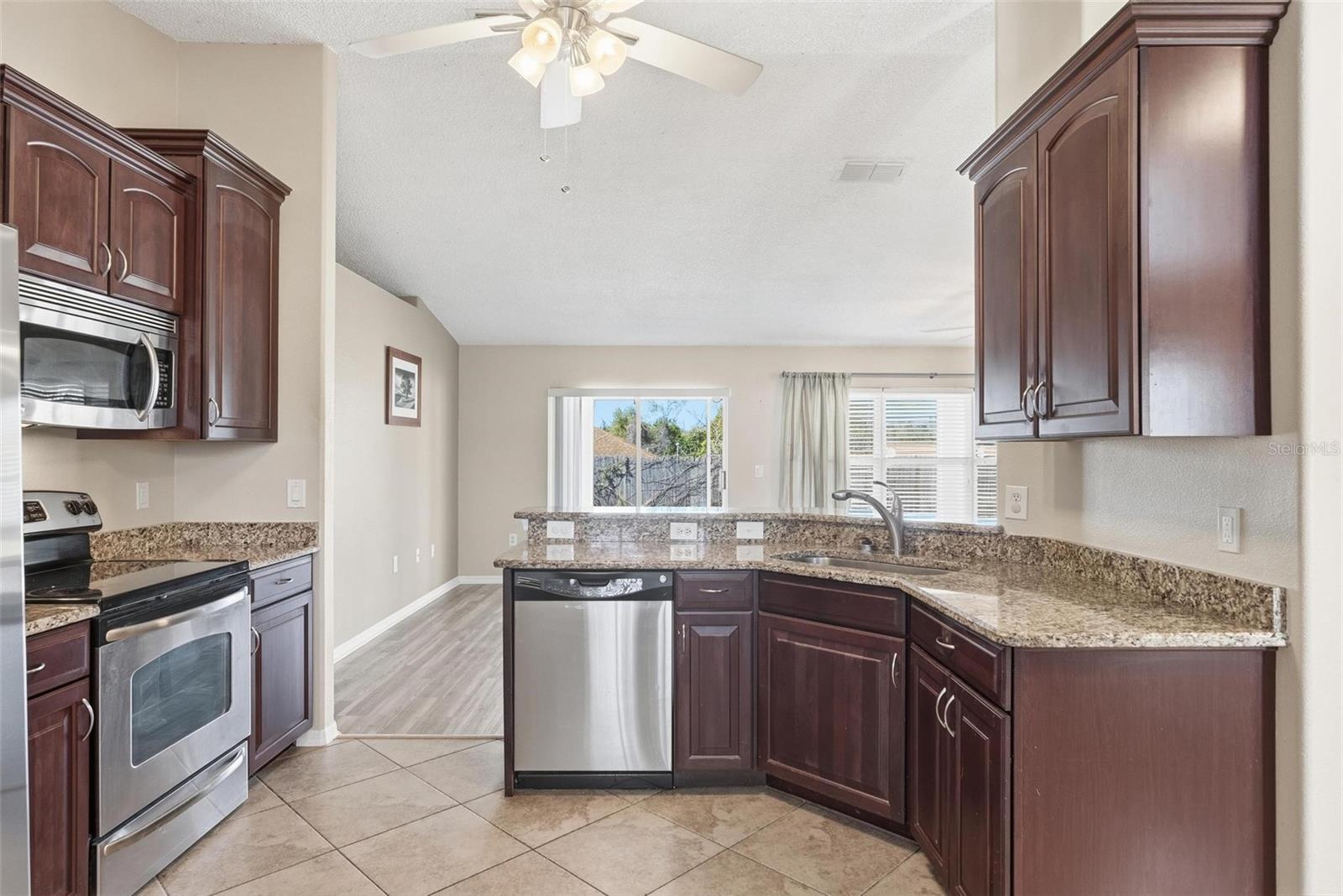 Image 2 of 31 For 656 Gainsboro Street