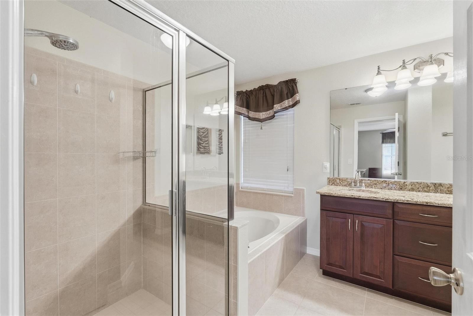 Image 21 of 31 For 656 Gainsboro Street