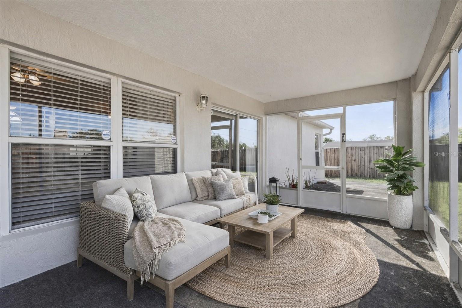 Image 24 of 31 For 656 Gainsboro Street