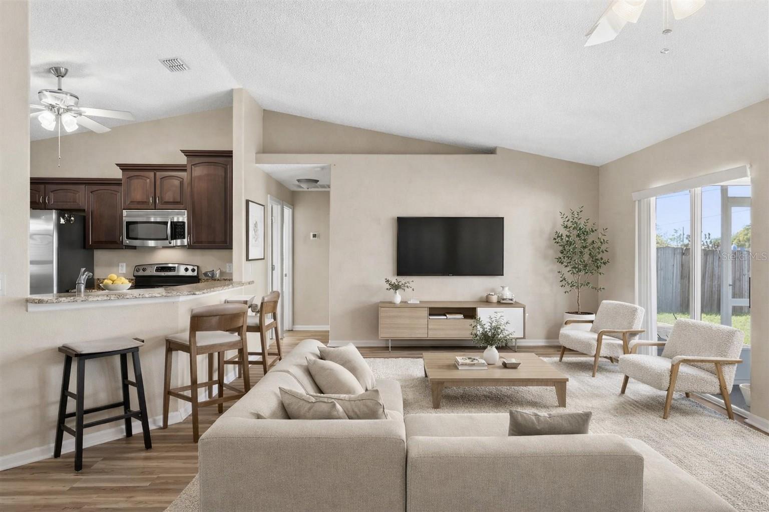 Image 8 of 31 For 656 Gainsboro Street