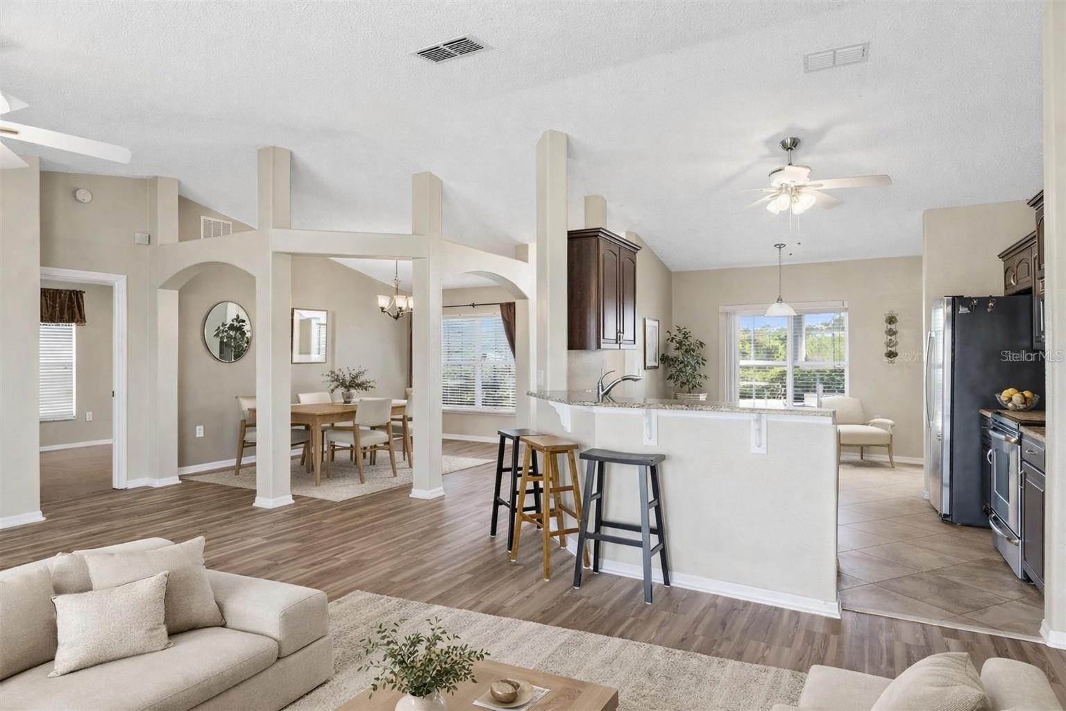 Image 9 of 31 For 656 Gainsboro Street