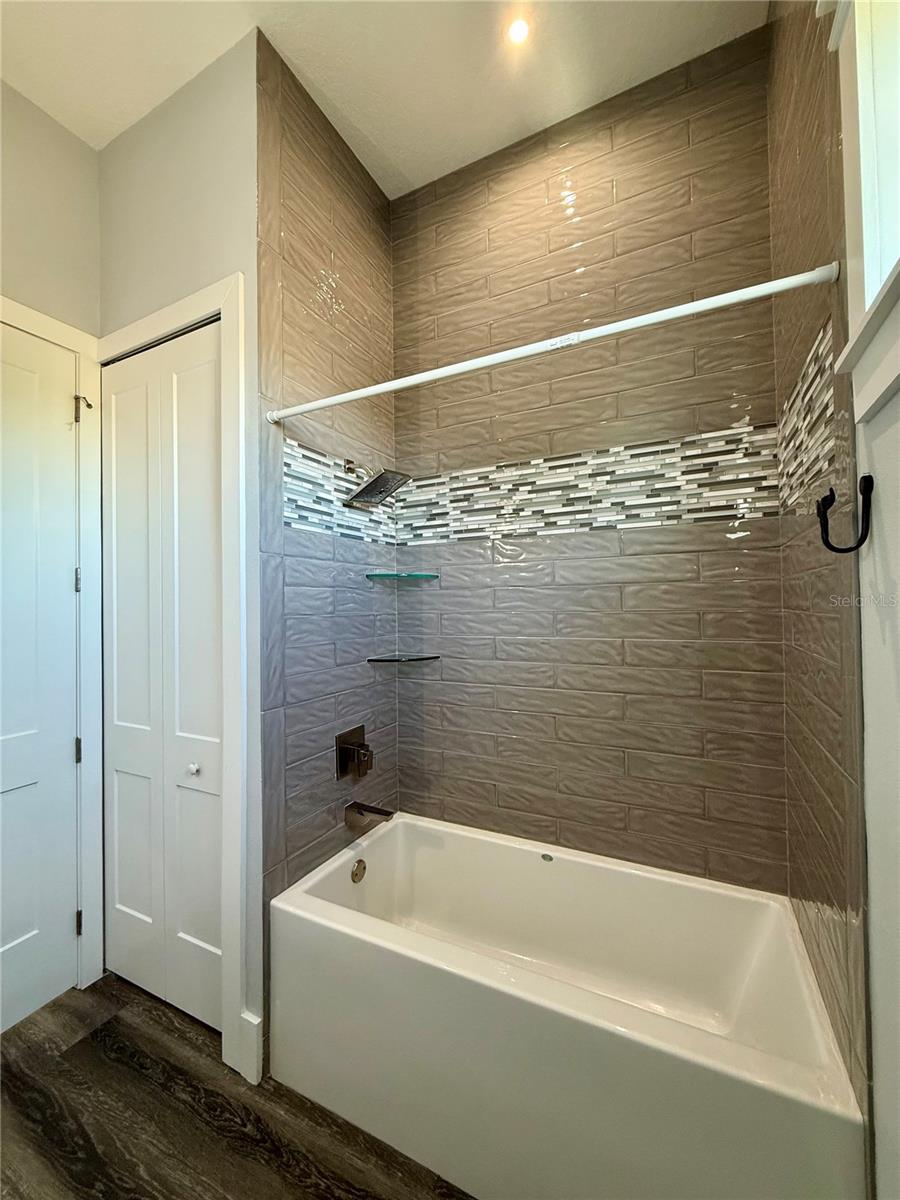 Image 20 of 44 For 304 7th Street