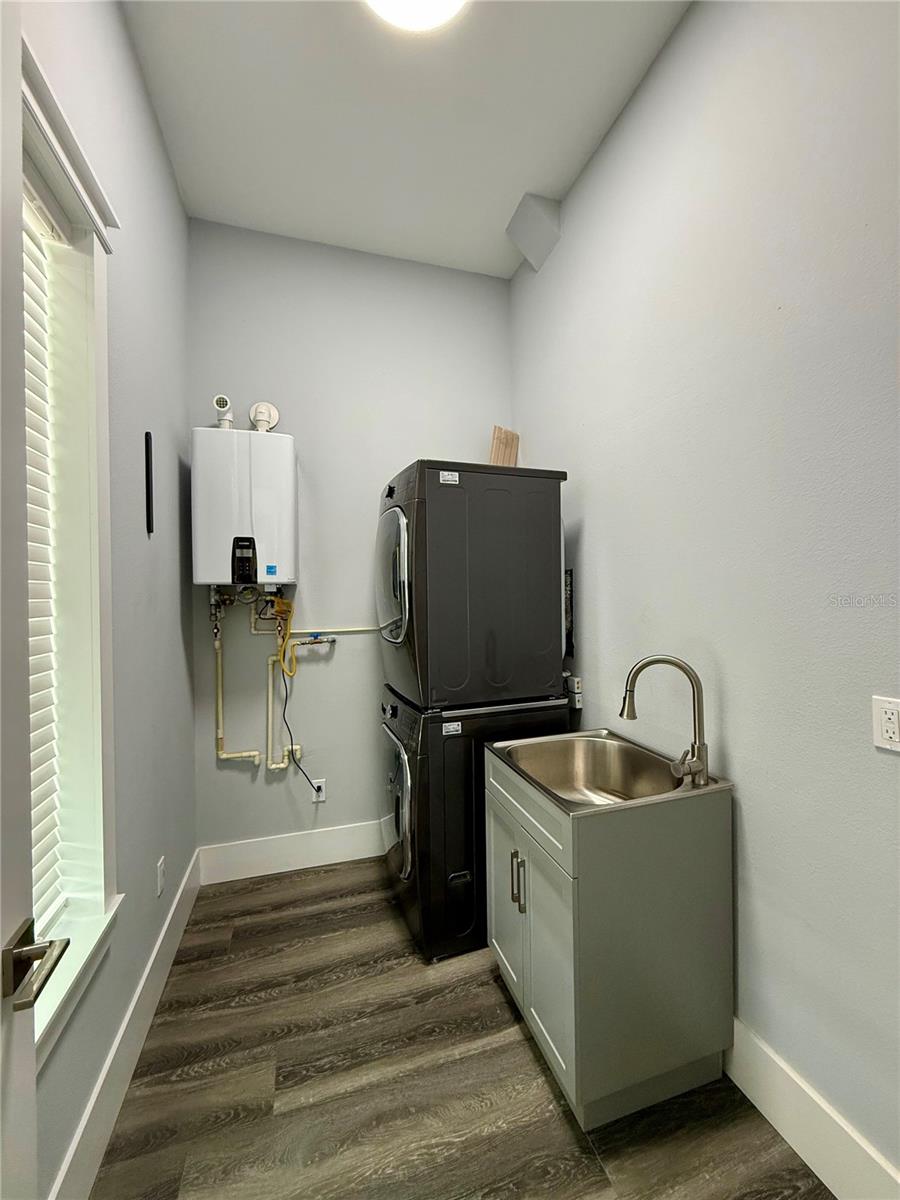 Image 25 of 44 For 304 7th Street