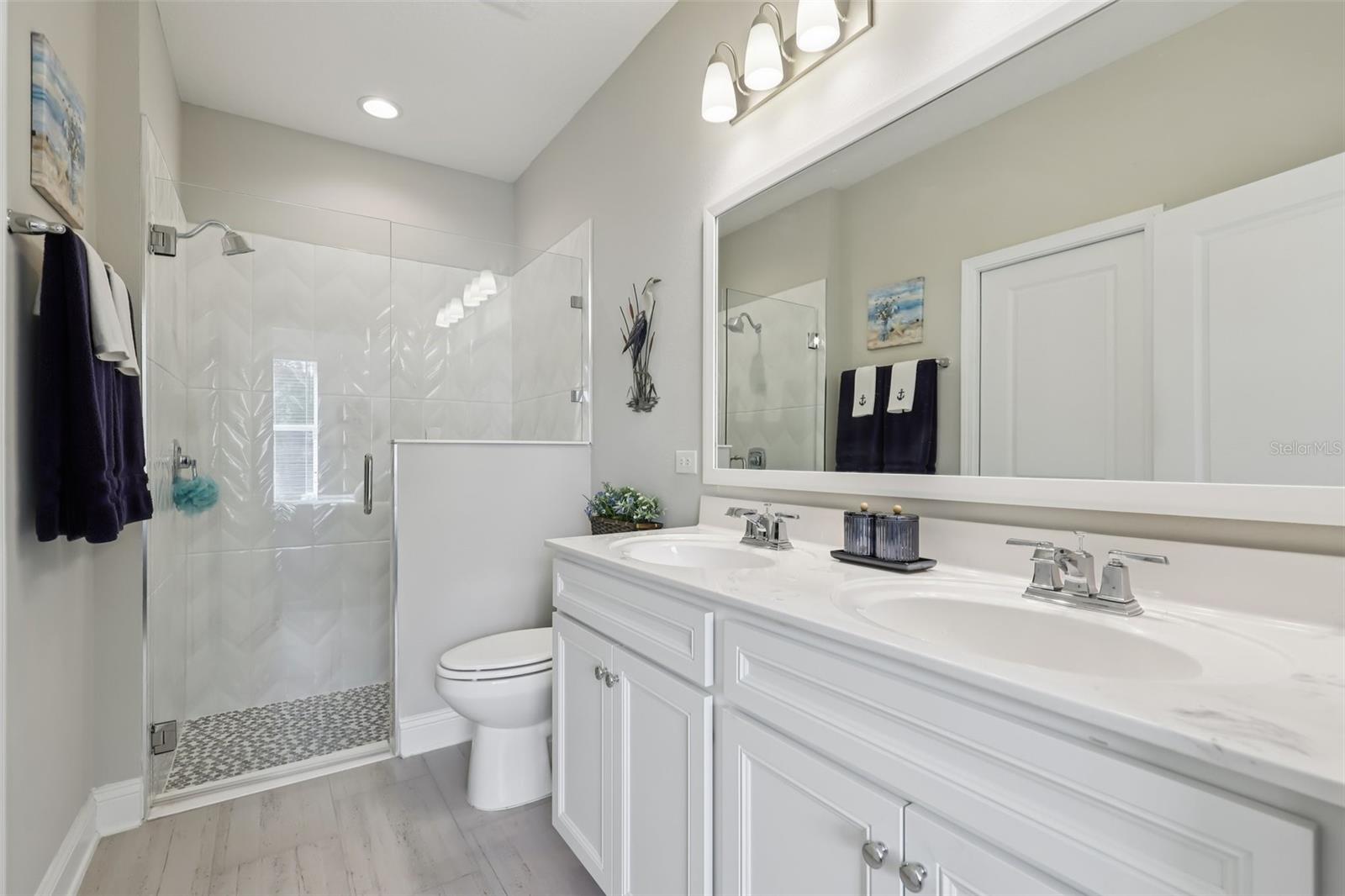 Image 7 of 41 For 322 Pine Bluff Drive